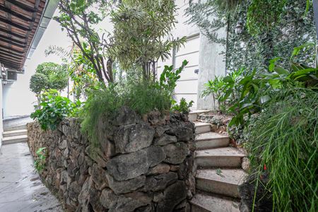 Casa à venda com 260m², 5 quartos e 3 vagasEntrada