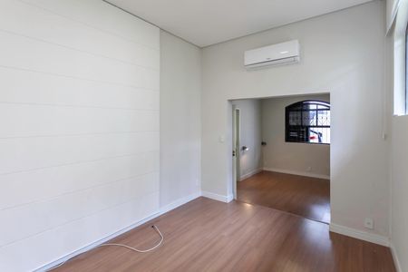 Casa à venda com 260m², 5 quartos e 3 vagasSuíte 