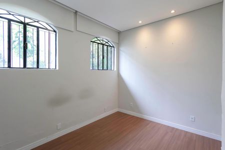 Casa à venda com 260m², 5 quartos e 3 vagasSuíte 