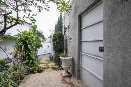 Casa à venda com 260m², 5 quartos e 3 vagasEntrada