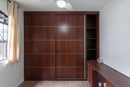 Casa à venda com 260m², 5 quartos e 3 vagasQuarto 2