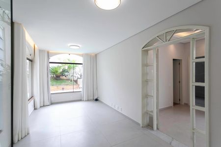 Casa à venda com 260m², 5 quartos e 3 vagasSala 1