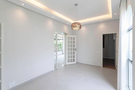 Sala 2 de casa à venda com 5 quartos, 260m² em Santa Amelia, Belo Horizonte