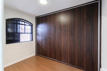 Casa à venda com 260m², 5 quartos e 3 vagasCloset da suíte