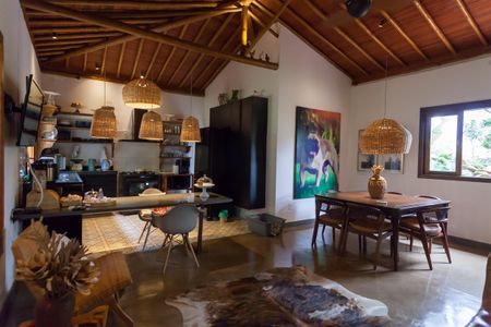 Casa à venda com 315m², 3 quartos e 2 vagassala