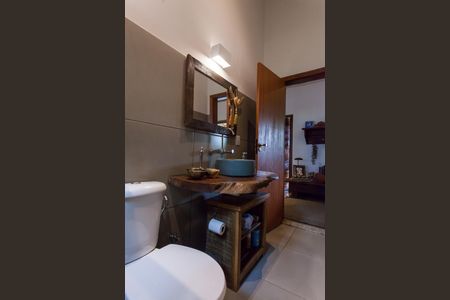 Casa à venda com 315m², 3 quartos e 2 vagasBanheiro Social