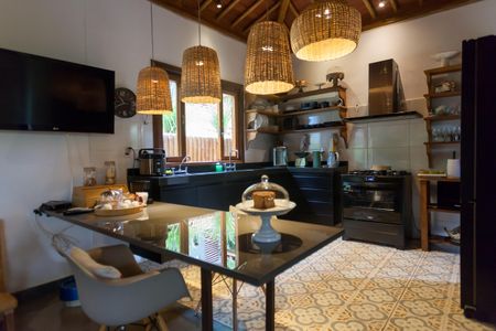 Casa à venda com 315m², 3 quartos e 2 vagasCozinha