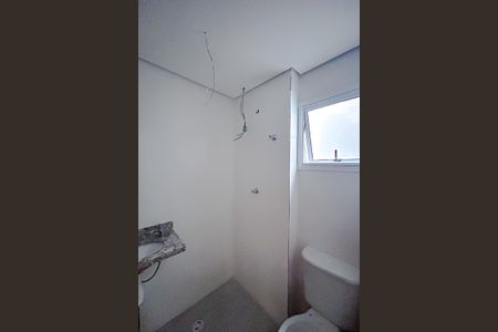 Banheiro de kitnet/studio para alugar com 1 quarto, 18m² em Vila Esperança, São Paulo