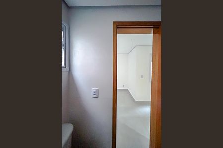 Banheiro de kitnet/studio para alugar com 1 quarto, 18m² em Vila Esperança, São Paulo