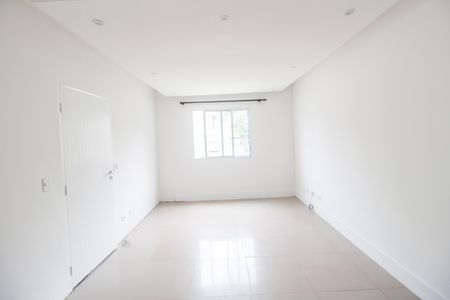 Sala  de casa de condomínio para alugar com 2 quartos, 115m² em Jardim California, Barueri