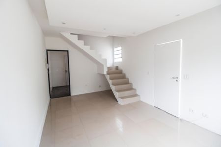 Sala  de casa de condomínio para alugar com 2 quartos, 115m² em Jardim California, Barueri