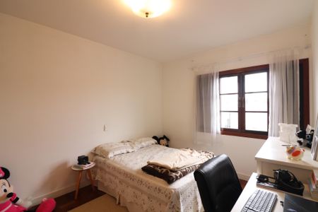 Casa à venda com 221m², 3 quartos e 4 vagasQuarto 2