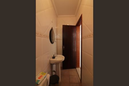 Casa à venda com 221m², 3 quartos e 4 vagasBanheiro de serviço