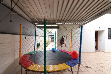 Casa à venda com 221m², 3 quartos e 4 vagasQuintal