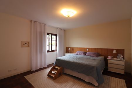 Casa à venda com 221m², 3 quartos e 4 vagasQuarto 1 - Suíte