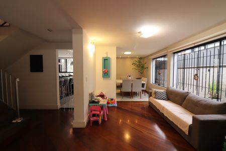 Casa à venda com 221m², 3 quartos e 4 vagasSala 