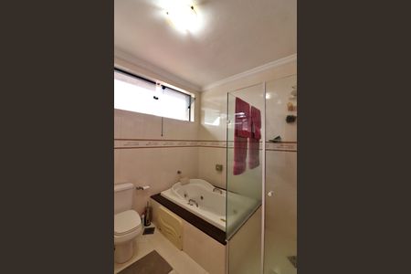 Casa à venda com 221m², 3 quartos e 4 vagasQuarto 1 - Suíte Banheiro 