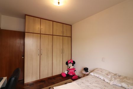 Casa à venda com 221m², 3 quartos e 4 vagasQuarto 2