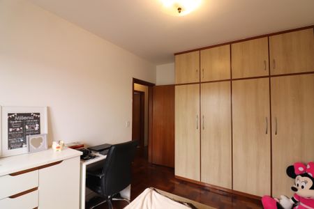 Casa à venda com 221m², 3 quartos e 4 vagasQuarto 2