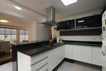 Casa à venda com 221m², 3 quartos e 4 vagasCozinha 