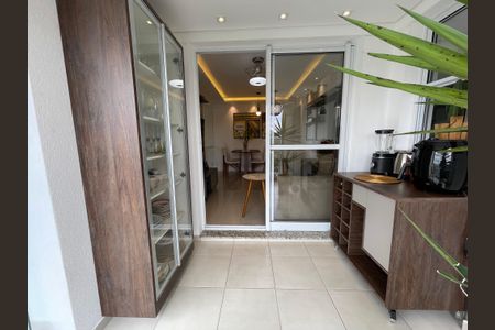 Apartamento para alugar com 64m², 2 quartos e 1 vagaVaranda