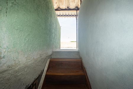 Casa para alugar com 90m², 2 quartos e 1 vaga Casa para alugar com 90m², 2 quartos e 1 vagaEscada