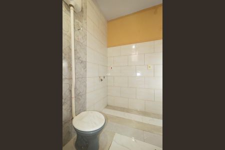 Casa para alugar com 90m², 2 quartos e 1 vaga Casa para alugar com 90m², 2 quartos e 1 vagaBanheiro