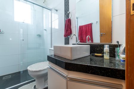 Apartamento à venda com 66m², 3 quartos e 3 vagas Apartamento à venda com 66m², 3 quartos e 3 vagasBanheiro Social