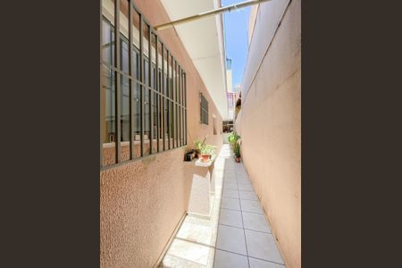 Casa à venda com 180m², 2 quartos e 2 vagasCorredor