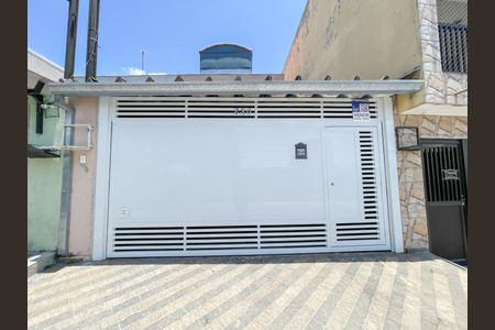 Casa à venda com 180m², 2 quartos e 2 vagasFachada