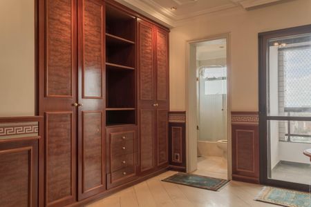 Apartamento à venda com 412m², 5 quartos e 5 vagasSuíte 2