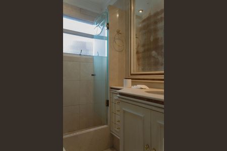 Apartamento à venda com 412m², 5 quartos e 5 vagasBanheiro da Suíte 3