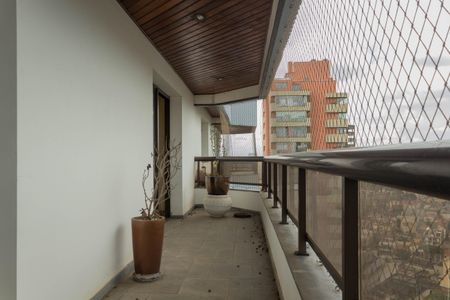 Apartamento à venda com 412m², 5 quartos e 5 vagasVaranda