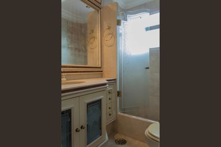 Apartamento à venda com 412m², 5 quartos e 5 vagasBanheiro da Suíte 4