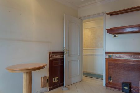 Apartamento à venda com 412m², 5 quartos e 5 vagasSuíte 2