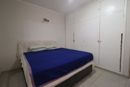 Casa para alugar com 200m², 4 quartos e 2 vagas Casa para alugar com 200m², 4 quartos e 2 vagasSuíte
