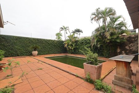 Casa para alugar com 200m², 4 quartos e 2 vagas Casa para alugar com 200m², 4 quartos e 2 vagasPiscina