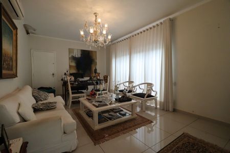 Casa para alugar com 200m², 4 quartos e 2 vagas Casa para alugar com 200m², 4 quartos e 2 vagasSala 1