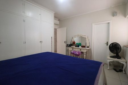 Casa para alugar com 200m², 4 quartos e 2 vagas Casa para alugar com 200m², 4 quartos e 2 vagasSuíte
