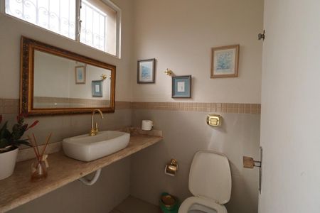 Casa para alugar com 200m², 4 quartos e 2 vagas Casa para alugar com 200m², 4 quartos e 2 vagasLavabo