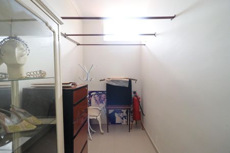 Casa para alugar com 200m², 4 quartos e 2 vagas Casa para alugar com 200m², 4 quartos e 2 vagasCloset