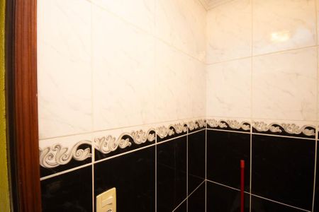 Casa à venda com 220m², 3 quartos e 2 vagasBanheiro 4 