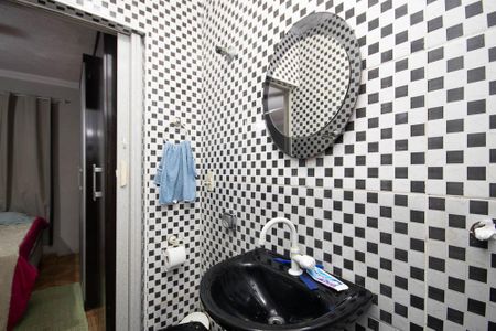 Casa à venda com 220m², 3 quartos e 2 vagasBanheiro da Suíte