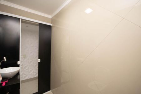 Casa à venda com 220m², 3 quartos e 2 vagasLavabo