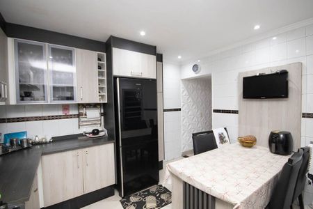 Casa à venda com 220m², 3 quartos e 2 vagasCozinha - Armários