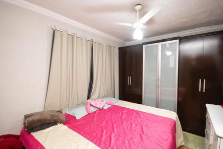 Casa à venda com 220m², 3 quartos e 2 vagasSuíte 