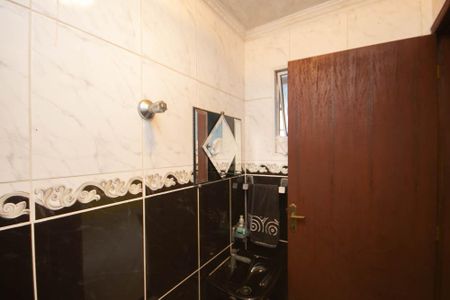 Casa à venda com 220m², 3 quartos e 2 vagasBanheiro 4 