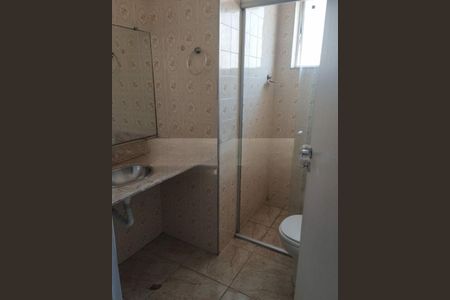 Casa à venda com 3 quartos, 138m² em Vila Romano, São Paulo