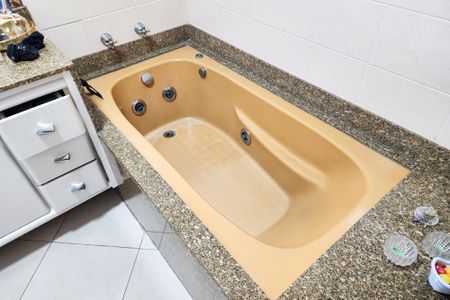 Apartamento à venda com 134m², 4 quartos e 2 vagasBanheiro da Suíte 1