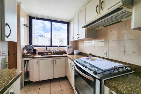 Apartamento à venda com 134m², 4 quartos e 2 vagasCozinha 